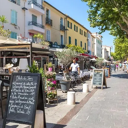 Authentique Situe En Plein Centre D'antibes Lejlighed